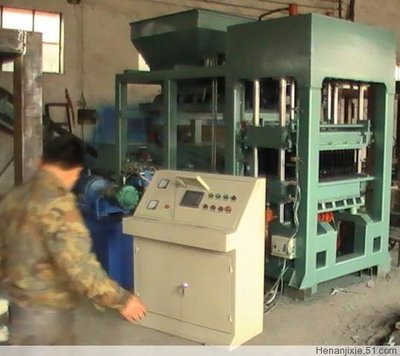 供應(yīng)簡(jiǎn)易式水泥磚機(jī) 打造高性價(jià)比的小型制磚解決方案